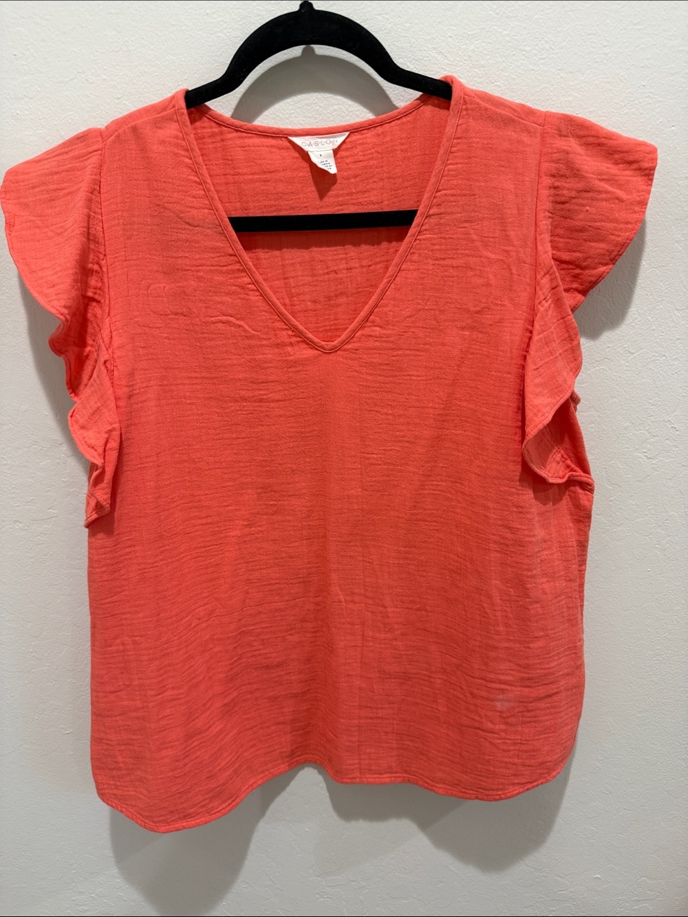 Caslon Flutter Sleeve V-Neck Top in Coral